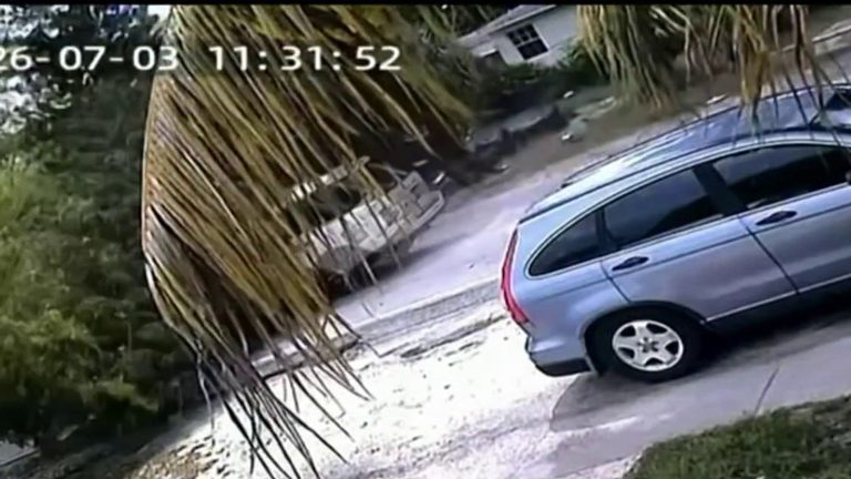 Lightning Strike In North Miami