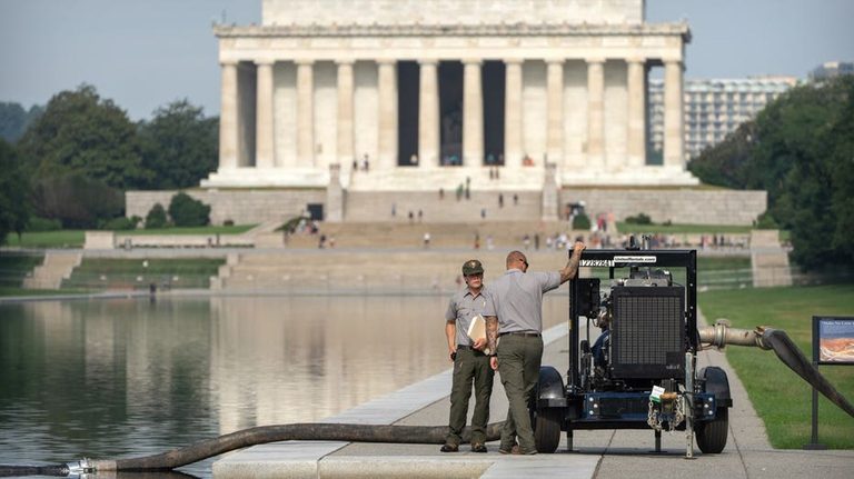 Lincoln Memorial Reflecting Pool Drained