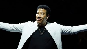 Lionel Richie Tours With Earth Wind Fire