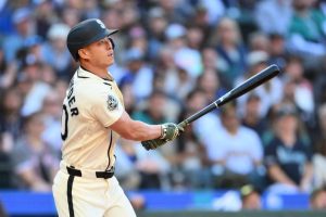 Mariners Reinstate Outfielder Rob Refsnyder
