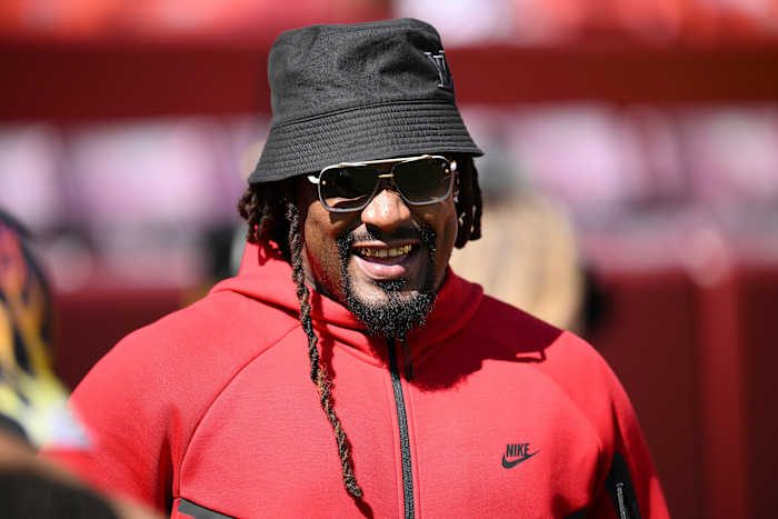 Marshawn Lynch Joins Hockey Diversity Alliance S Summerfest