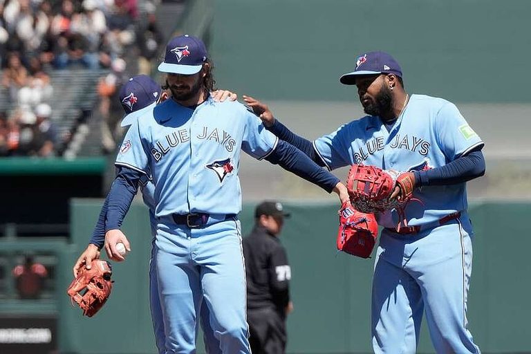 Mlb Roundup Cease Loses No Hit Bid