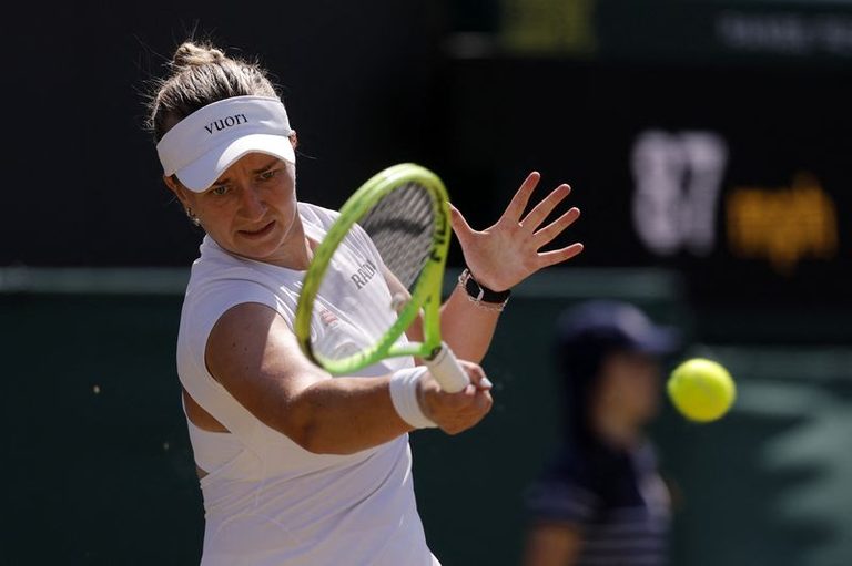 Muchova Beats Krejcikova At Wimbledon