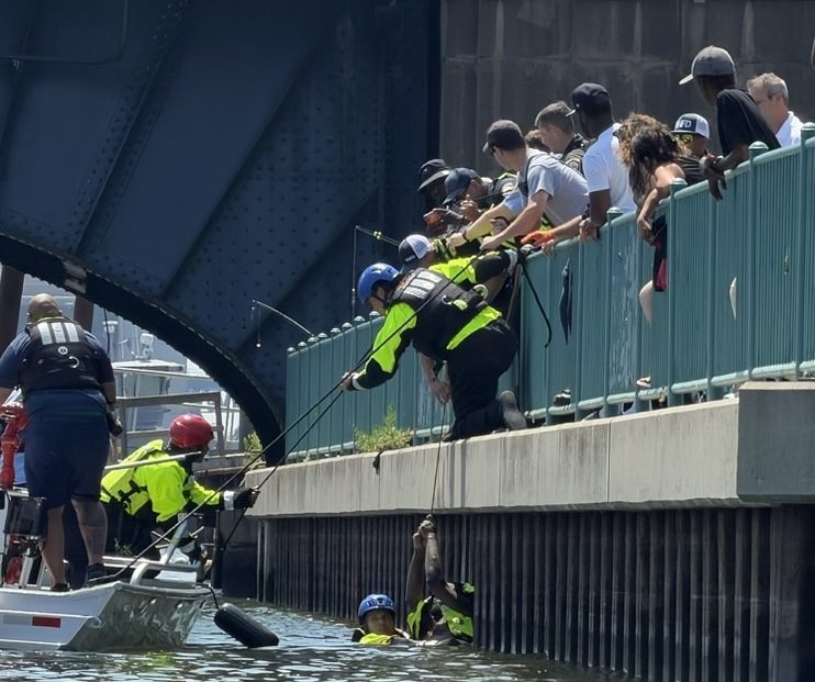 New Haven Firefighters Rescue Man From Quinnipiac River