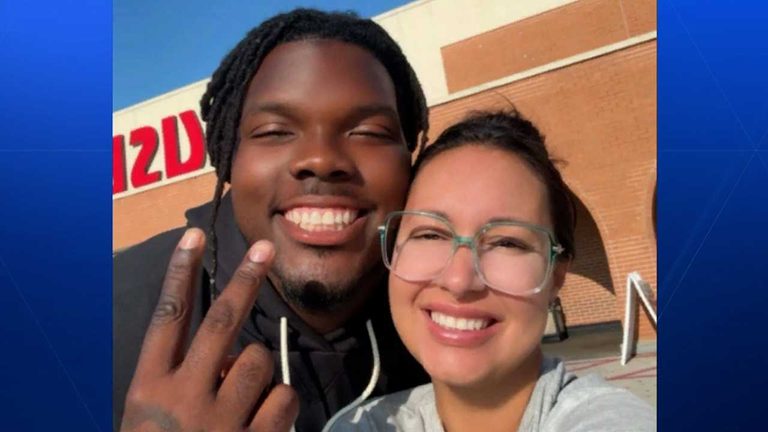 Nfl Rookie Pays For Woman S Groceries