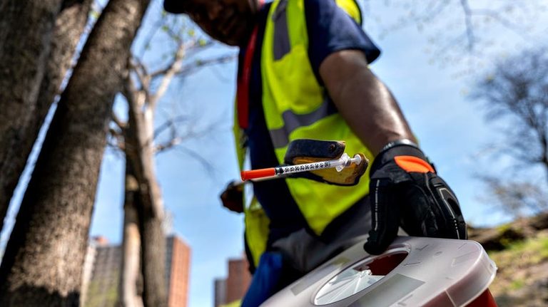 Nyc Program Pays Users For Used Syringes
