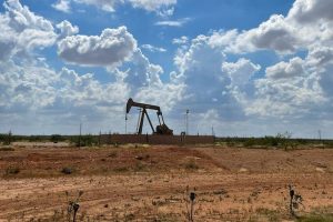 Oil Prices Rise Ahead Of Us Holiday Weekend