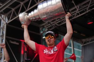 Oilers Sign Cup Winning Goalie