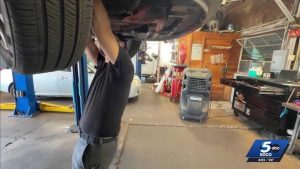 Oklahoma Mechanics Busy With Heat Related Car Issues