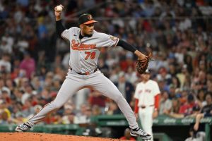 Orioles Yennier Cano Signs 2 Year Extension