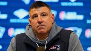Patriots Coach Mike Vrabel Dodges Questions