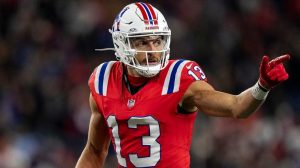Patriots Receiver Mack Hollins Goes Barefoot