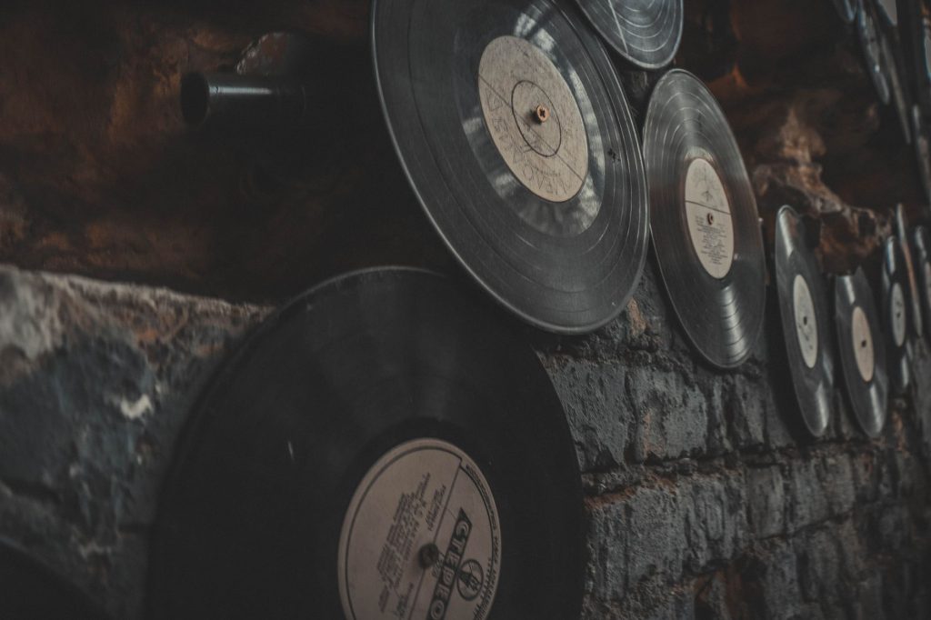 Record Graveyard — Warren