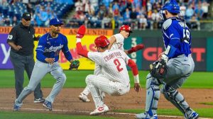 Phillies Jt Realmuto Makes Baserunning Blunder