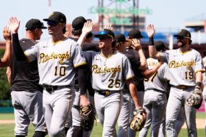 Pirates Beat Phillies 6 1