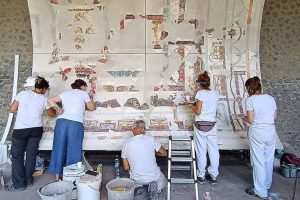 Pompeii Archaeologists Reconstruct Frescoed Ceiling