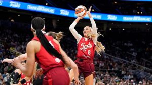 Rallies Support Wnba S Sophie Cunningham