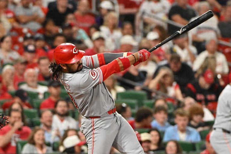 Reds Secure 4 2 Victory Over Cardinals