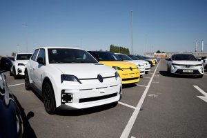 Renault Sales Drop 0 4