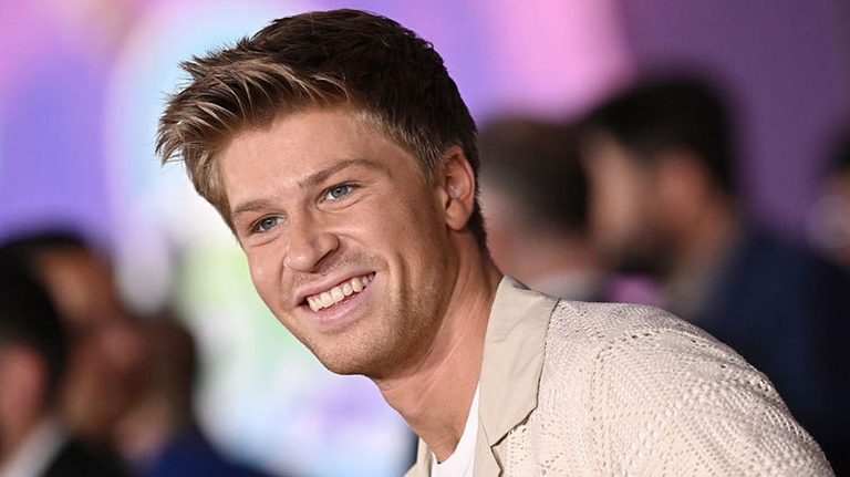 Robert Irwin Invites Taylor Swift Travis Kelce To Australia Zoo