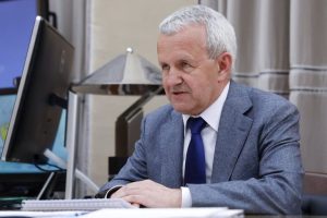 Russia Detains Billionaire In Fraud Case