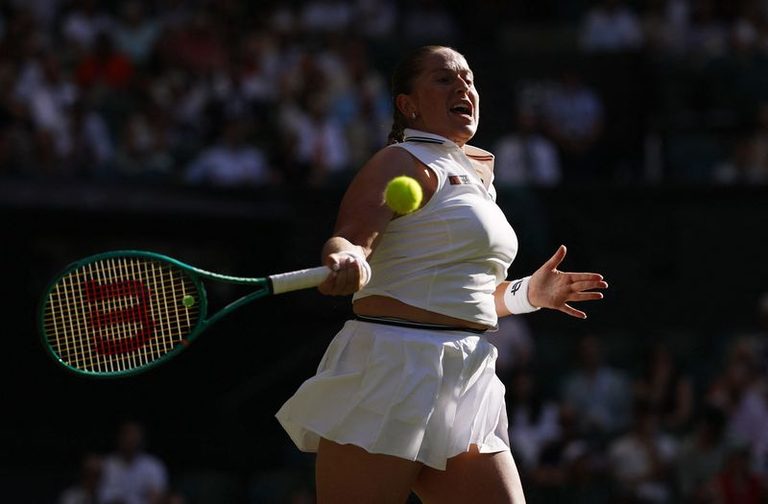 Sabalenka Advances At Wimbledon