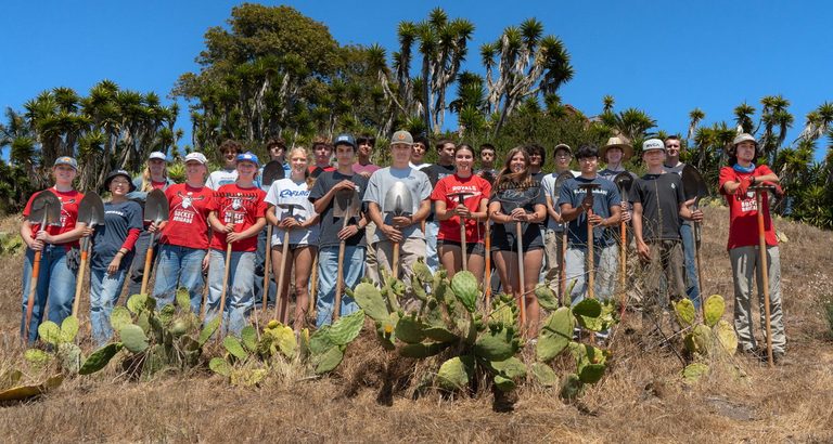 Santa Barbara Teens Clear Fuel From Elings Park