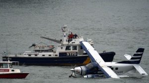 Seaplane Makes Hard Landing In Nyc S East River