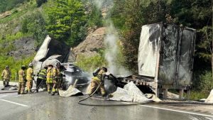 Semi Truck Fire Reported On I 75 In Rockcastle County