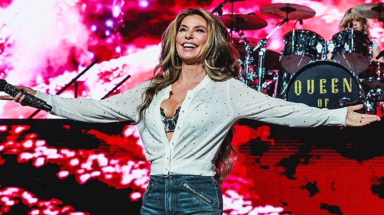 Shania Twain Praises Ella Langley