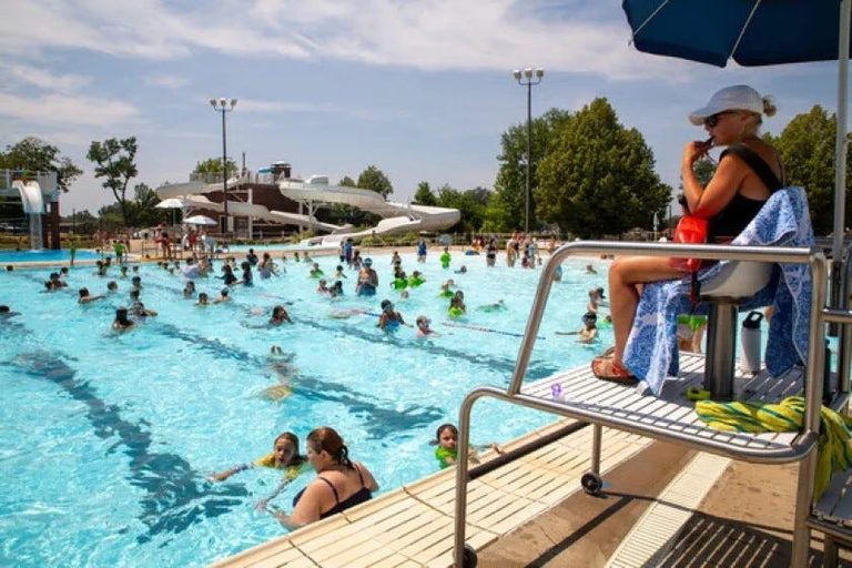 Sioux Falls Extends Pool Season
