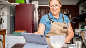 Small Businesses Struggle With Overdue Invoices