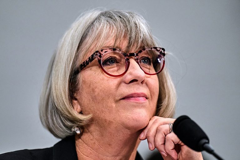 Smithsonian Museum Director Rejects White House Criticism