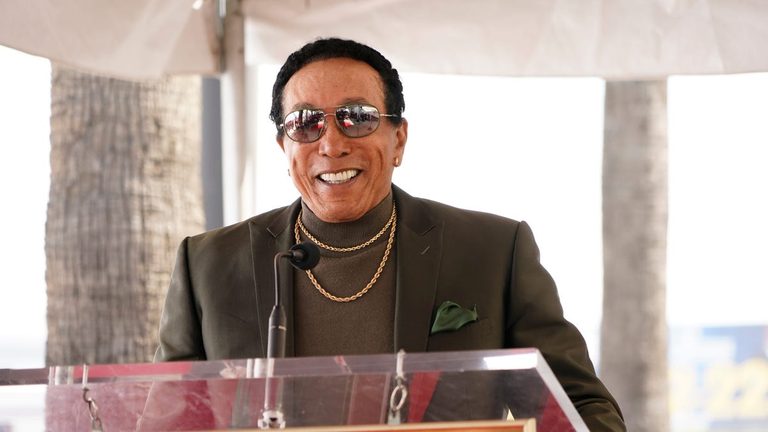 Smokey Robinson S Legacy Of Love Tour