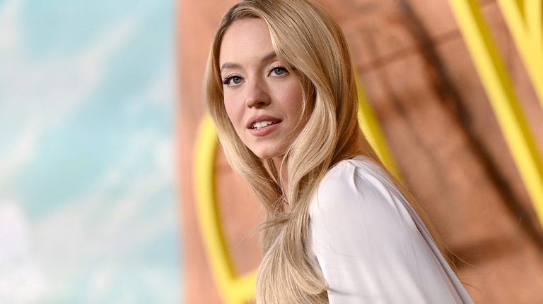 Sydney Sweeney Shares Photos From Australia Trip
