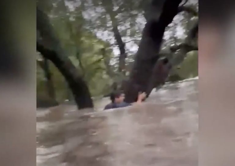Texas Floods Good Samaritan Rescues Man