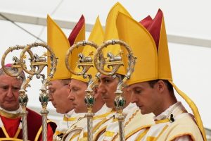Traditionalist Catholics Defy Pope