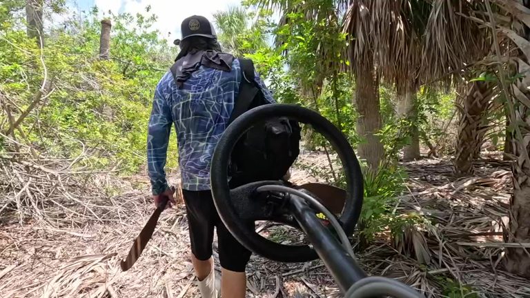 Treasure Hunters Search Pasco Island