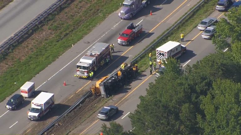 Truck Crash Closes Lanes On I 95 Near Kenly