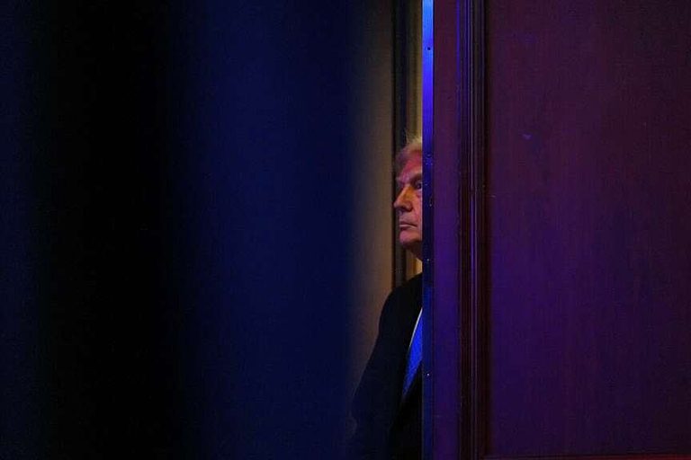 Trump Book Sells 300 000 Copies