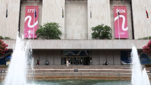 Trump Orders Signs At Smithsonian
