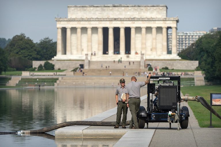 Trump S Reflecting Pool Revamp Hits Snags