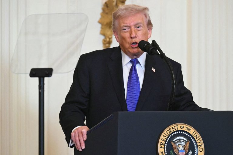 Trump S Teleprompter Operator Under Investigation