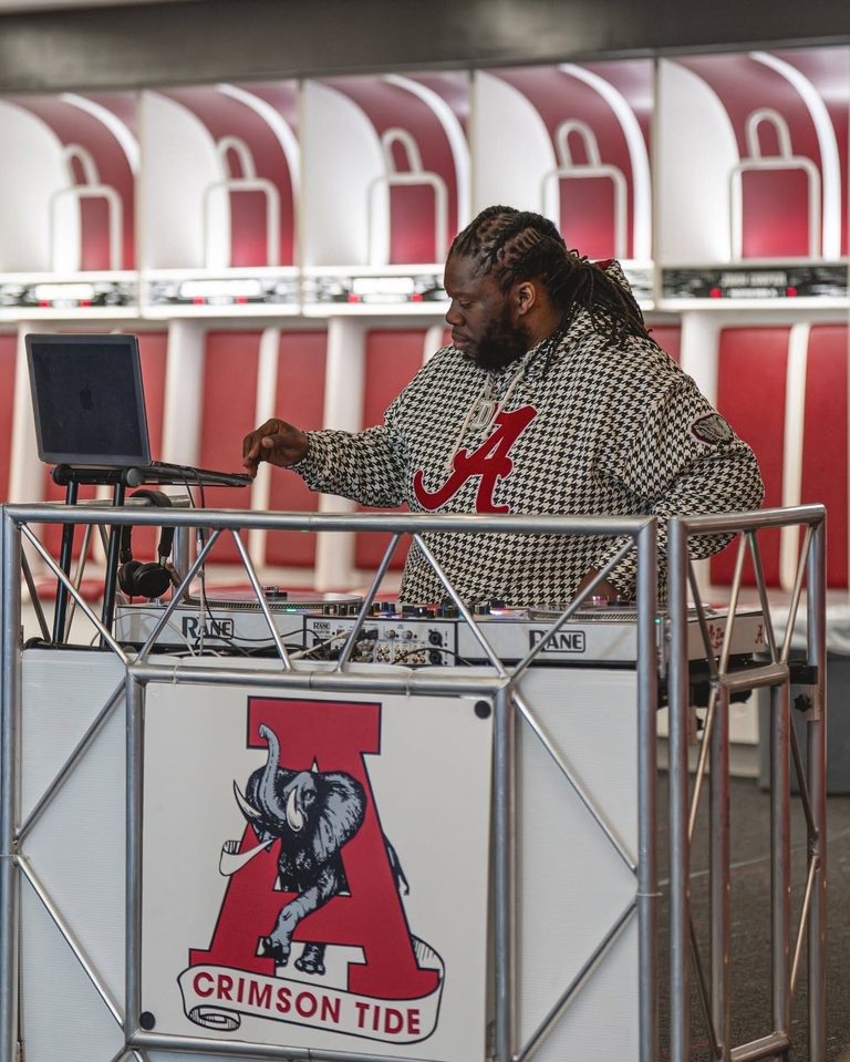 Tuscaloosa Radio Station Hosts Red White Boom