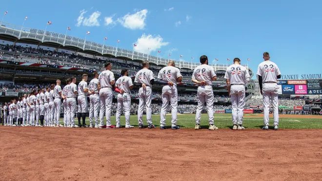 Twins Blast Yankees 11 4