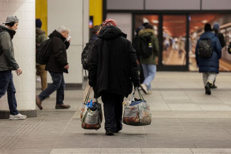 Us Consumer Sentiment Rises