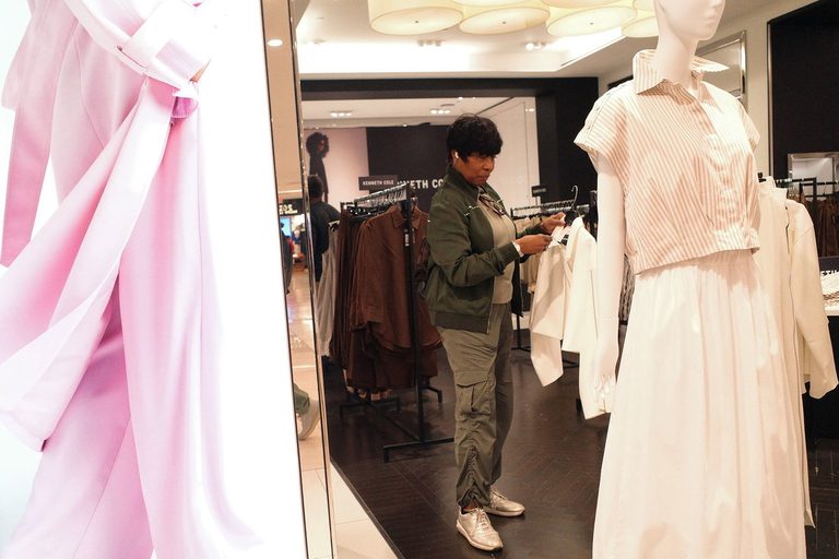 Us Retail Sales Rise Less Than Expected