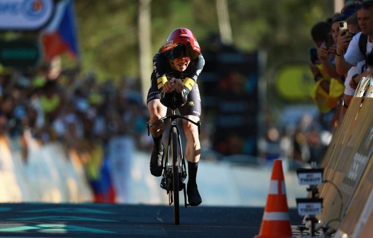 Vingegaard Takes Lead In Tour De France
