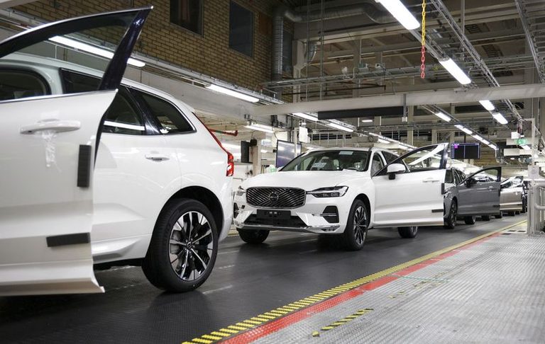Volvo Cars Posts Smaller Profit