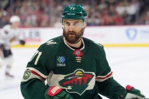 Wild Re Sign Nick Foligno